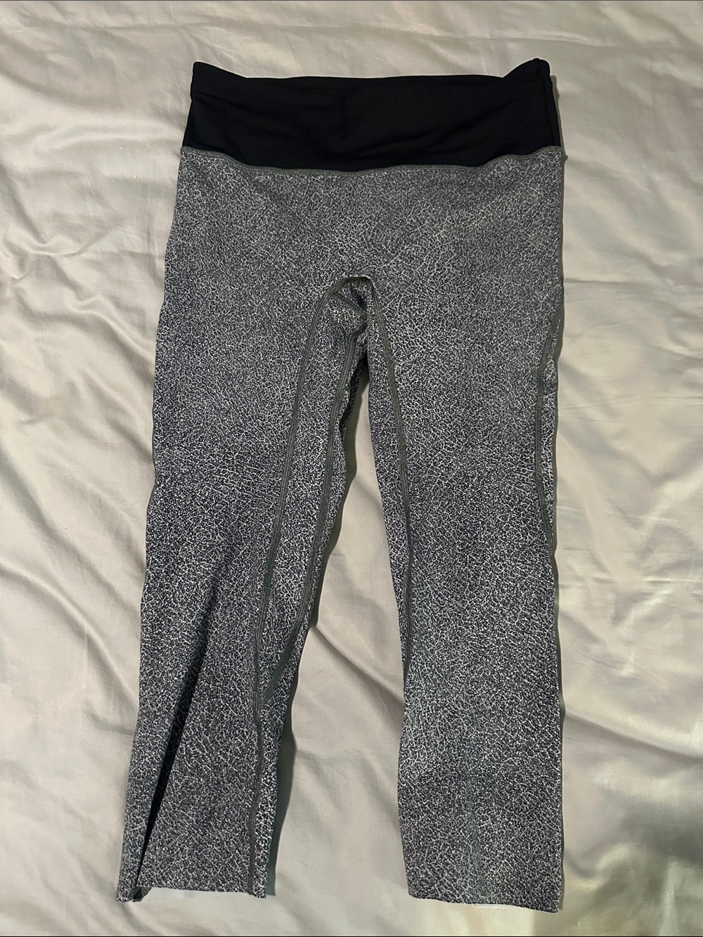 Lululemon Crop Gray Speckled High-Waist Leggings with Black Waistband Sz 10